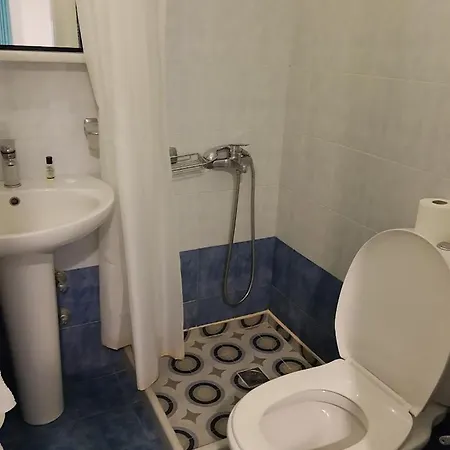 L&s Lignos Hotel