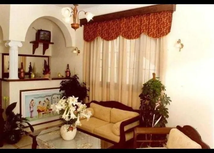 L&s Lignos Hotel Fira (Santorini)